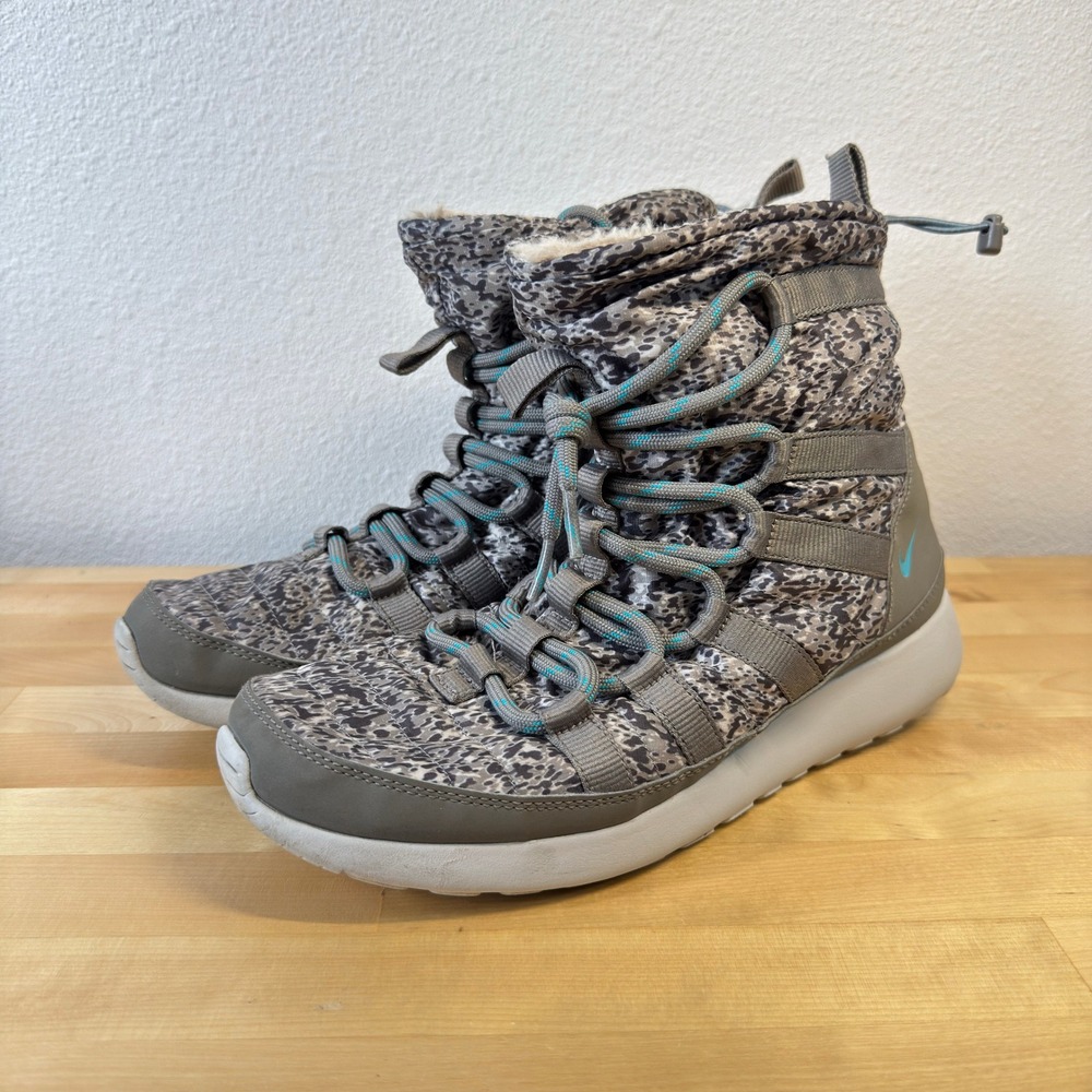 Nike Women's Winter Boots‎ Sneaker Style Gray Camo Print Lace Up Size 10